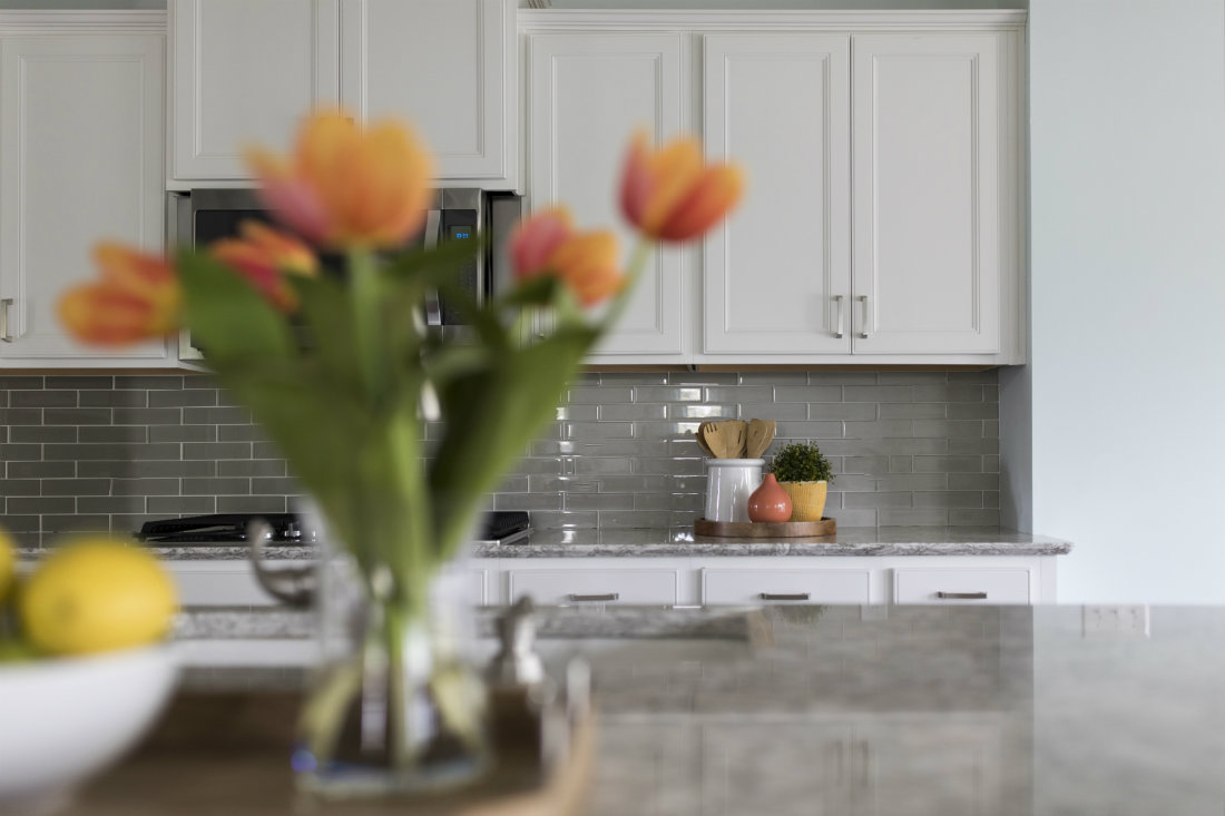 tulips-vase-kitchen-counter-eclectic-interiors