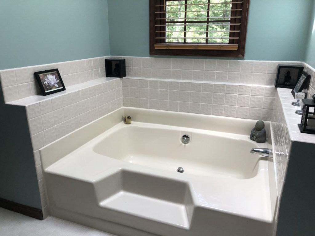 Before Bath Image for Ohio Bathroom Lindsey Putzier Design Studio